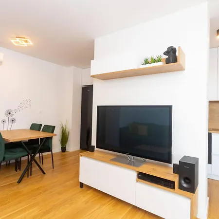 Jugo Apartment *